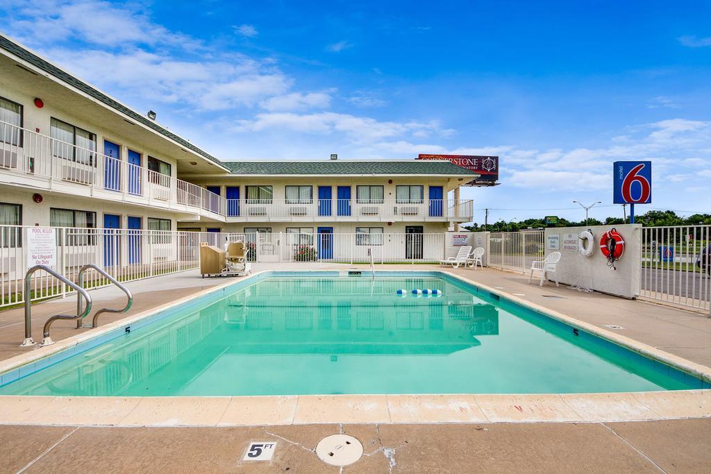 Avera Suites Muskogee Exterior photo