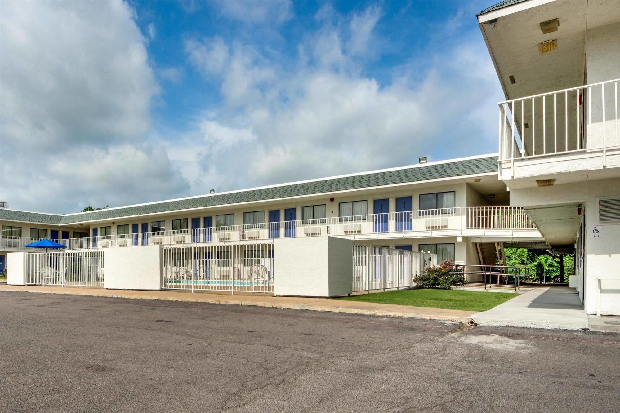 Avera Suites Muskogee Exterior photo