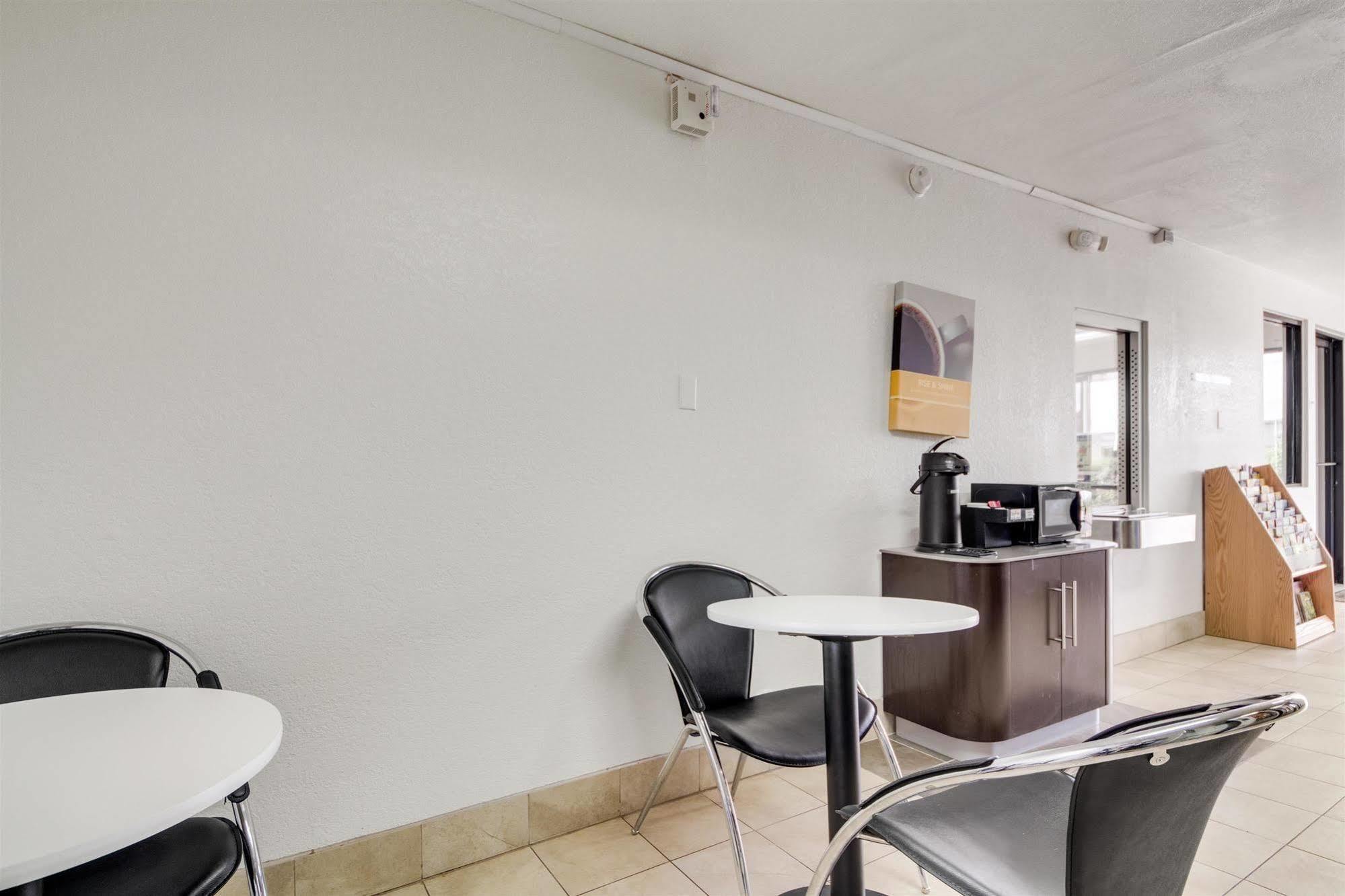 Avera Suites Muskogee Exterior photo