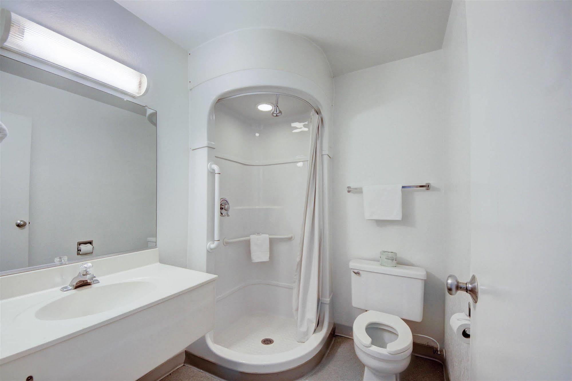 Avera Suites Muskogee Exterior photo