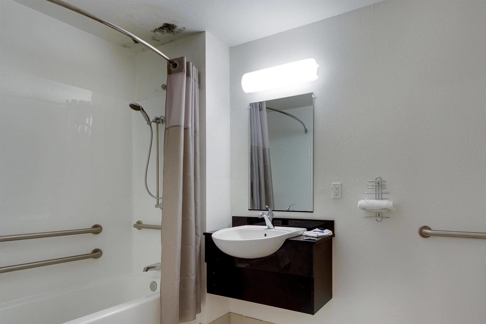 Avera Suites Muskogee Exterior photo